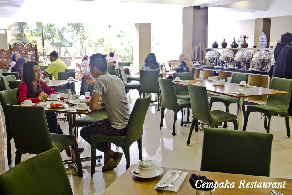 De Batara Hotel Bandung Exterior foto