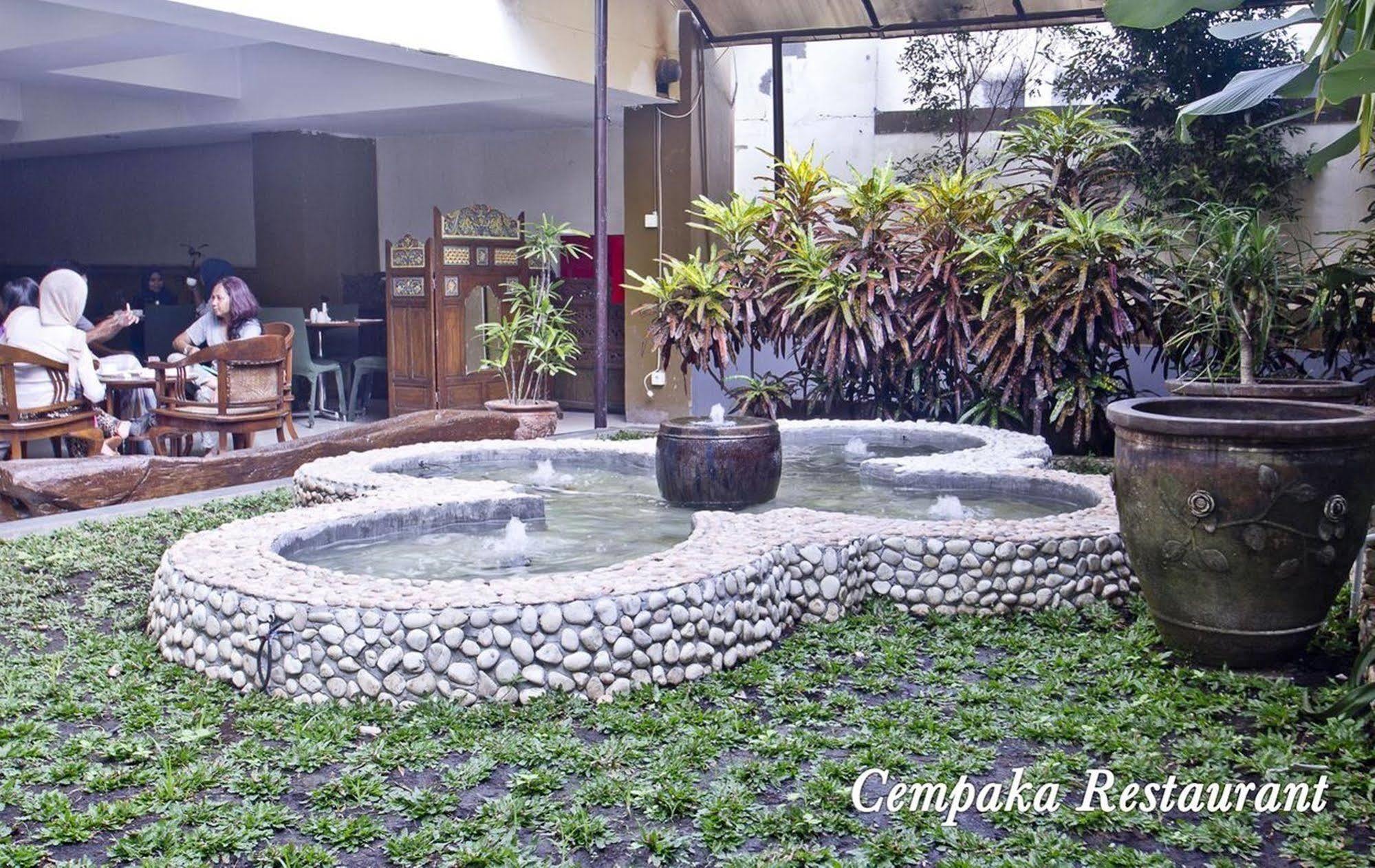 De Batara Hotel Bandung Exterior foto